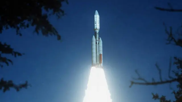 Voyager 2 launch in 1977 (c) NASA