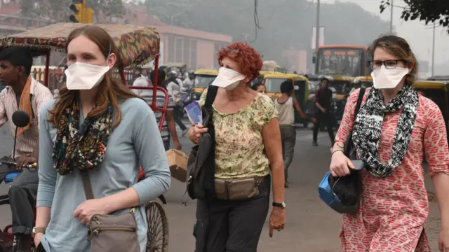 વિદેશી પર્યટકો