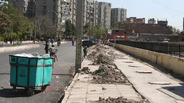 చెత్త సేకరణపై పన్ను ప్రజలకు పెద్ద భారం కాదని జగన్మోహన్ రెడ్డి ప్రభుత్వం అంటోంది.