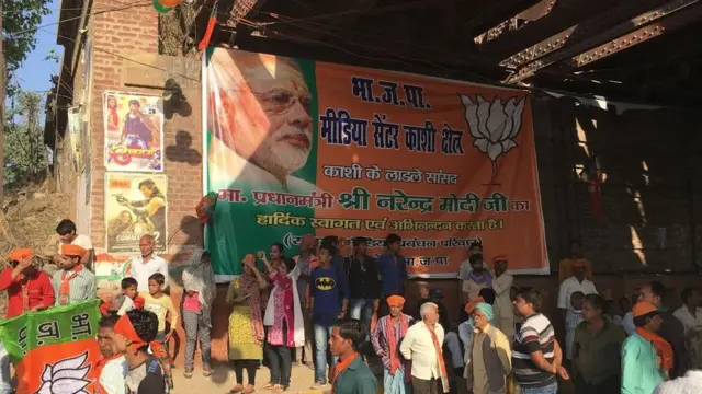 वाराणसी में मोदी