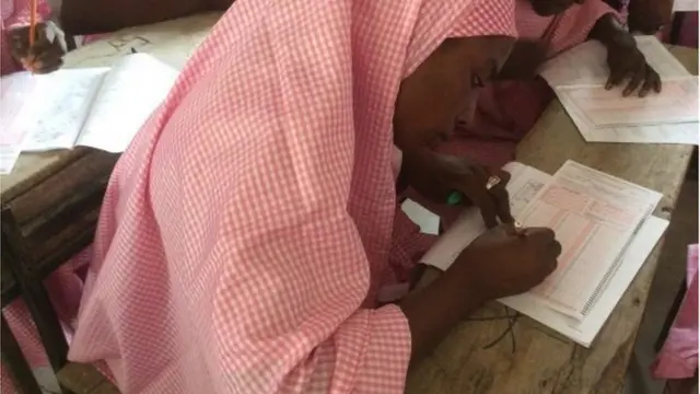 Akẹkọọ n ṣe'danwo