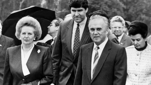 Віталій Масол під час візиту до Києва прем'єр-міністра Великобританії Маргарет Тетчер, 1990 рік