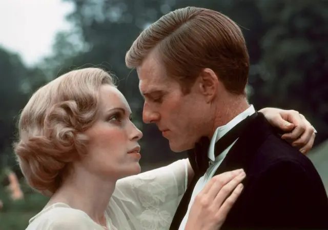 Мија Фароу и Роберт Редфорд у Великом Гетсбију, 1974