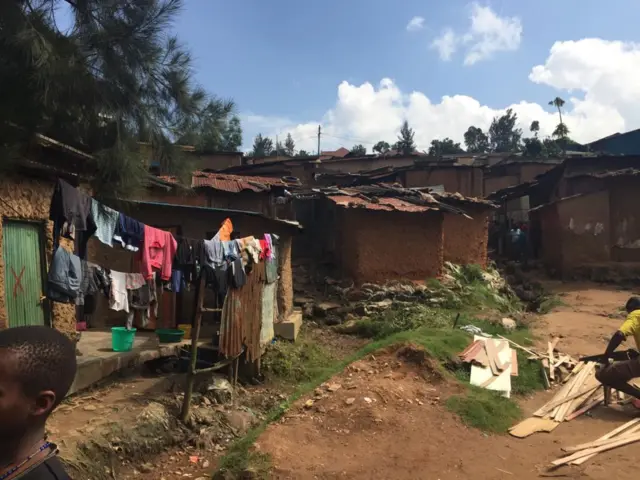 Bavuga ko leta ikwiye kubimura ariko ifite aho iberekeza cyangwa ikabaha ingurane