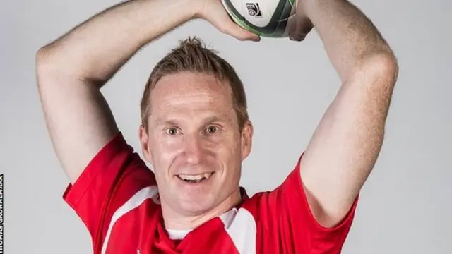 Mkufunzi wa Liverpool wa kurusha mipira uwanjani