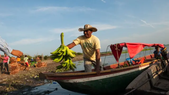 Bananero en barco