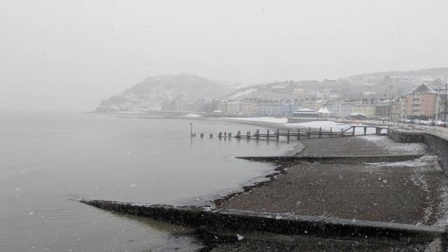 Gwynedd Conwy and Anglesey schools closed after snow