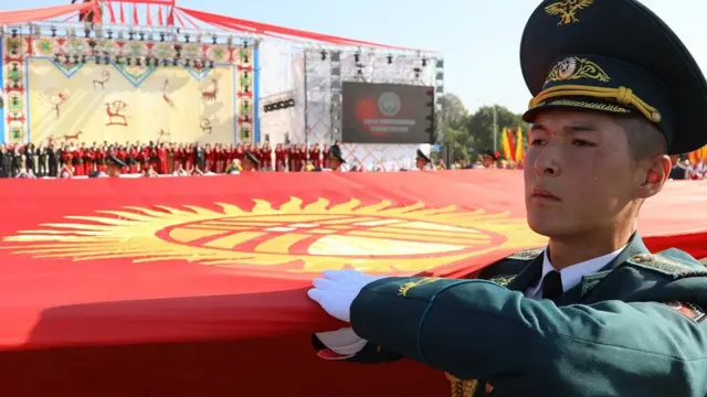 Кыргызстан эгемендик майрамын белгилөөдө