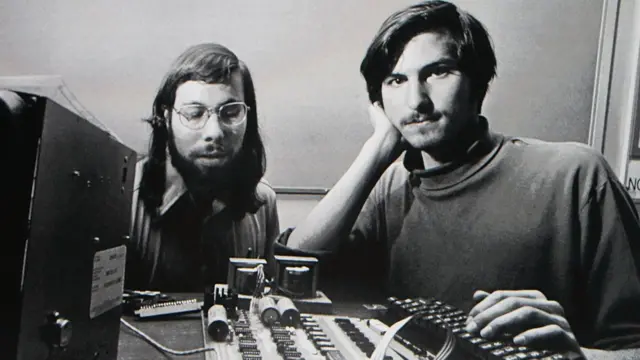 Steve Wozniak y Steve Jobs.