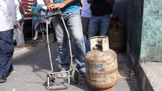 Fila por el gas