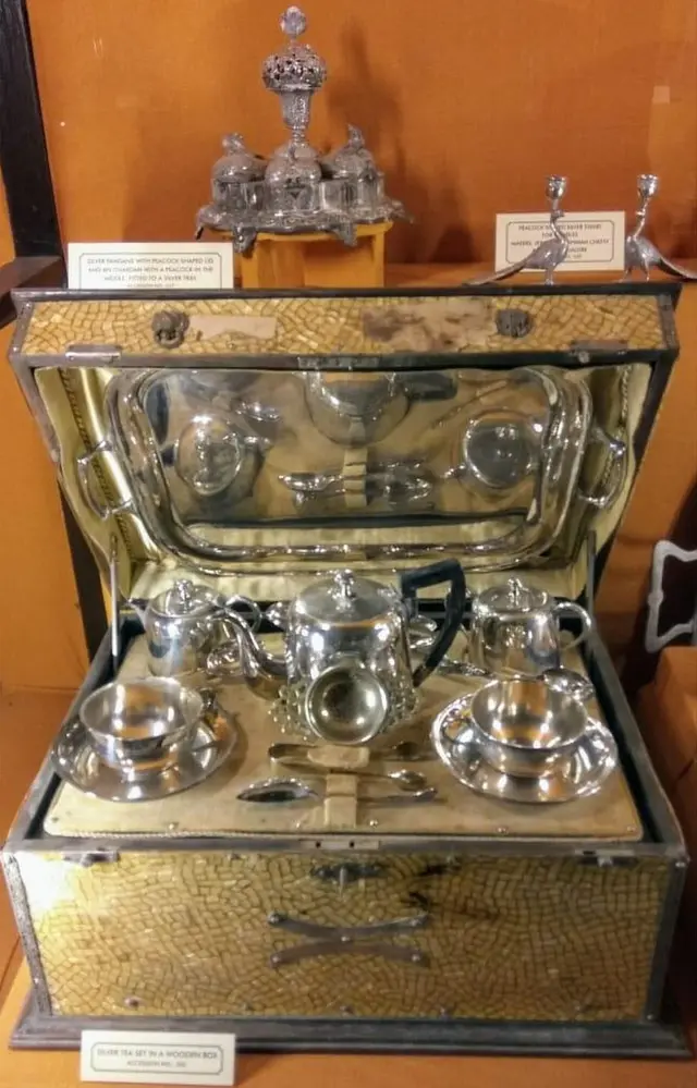 ஹைதராபாத் நிஜாமின் இரண்டு கிலோ எடையிலான தங்க பாத்திரங்கள் மாயம்