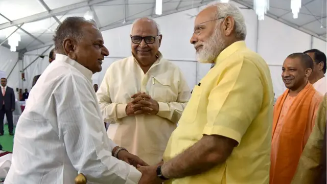 નરેન્દ્ર મોદી અને મુલાયમસિંહ