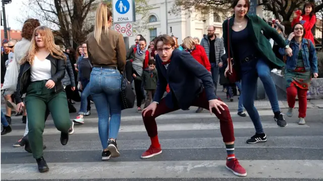 Парад дурацких походок