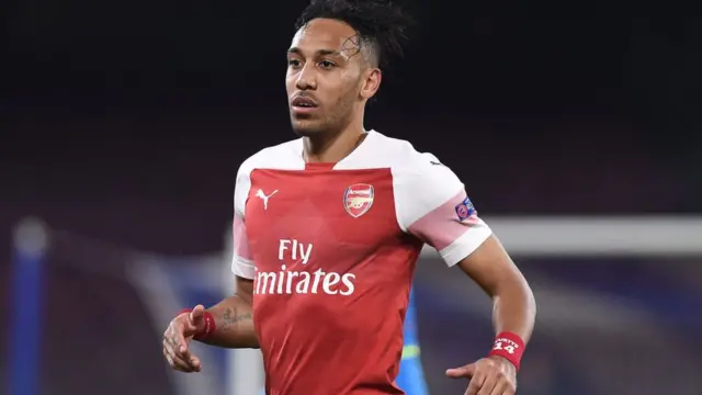 Le Gabonais Pierre-Emerick Aubameyang, attaquant d'Arsenal, est l'un des joueurs ciblés par les insultes racistes au cours de cette saison.