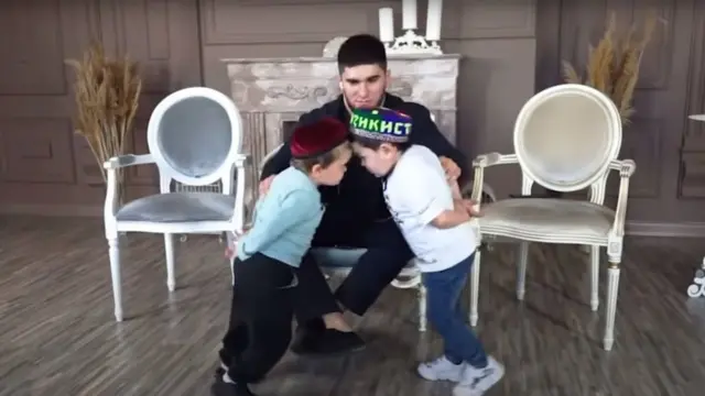 ફાઈટ કરતા અબ્દુ અને હસબુલ્લા