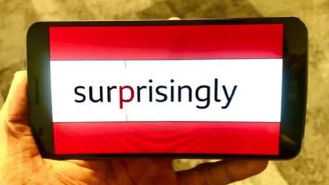 شاشة تظهر كلمة انجليزية