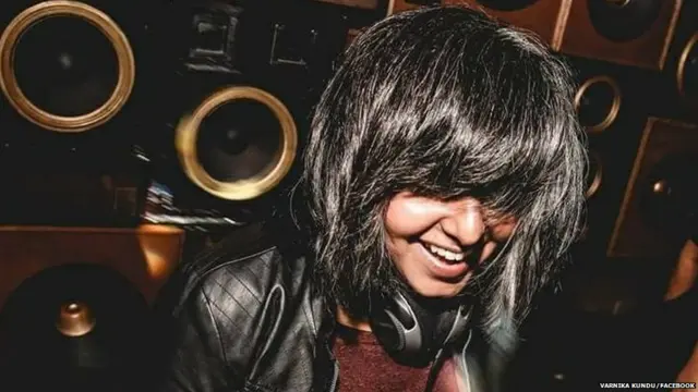 वर्णिका कुंडू, फ़ेसबुक