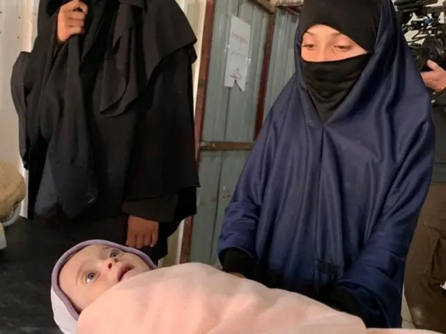 युद्ध में घायल बच्ची नूर