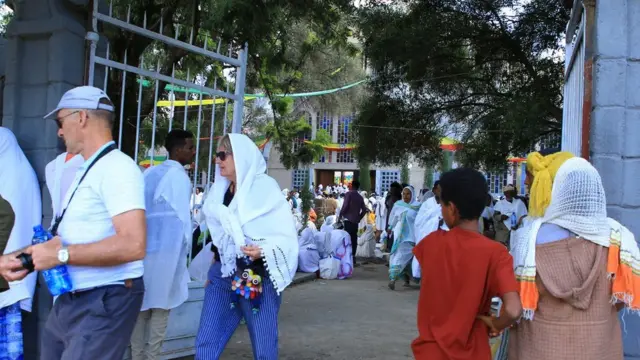 ኣብቲ በዓል ወጻእተኛታት'ውን ይሳተፉ ኣለዉ