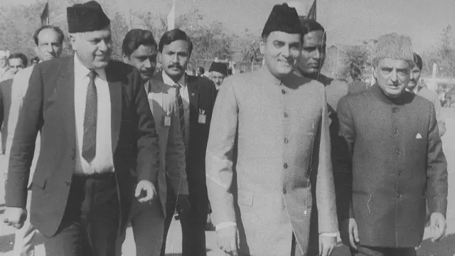 साल 1986 में राजीव गांधी, फ़ारुक़ अब्दुल्ला और मुफ़्ती मोहम्मद सईद