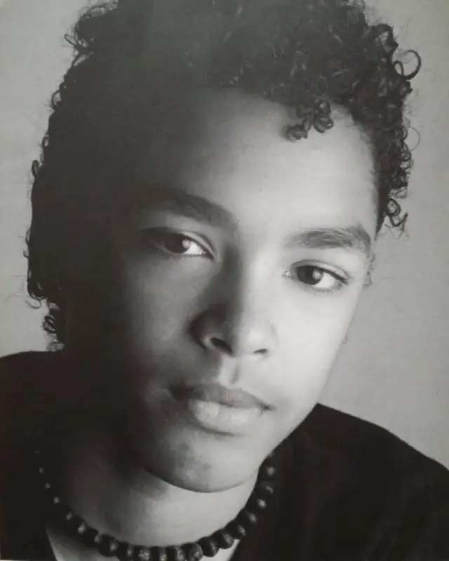 Regé-Jean Page wen e dey small