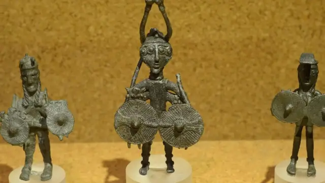 "நுராஜிக் நாகரிகம் ராணுவ நாகரிகம். இங்கு பல்வேறு குழுவினர் ஒருவருக்கொருவர் எதிராக சண்டை செய்திருக்கலாம்," என்கிறார் பின்னா.