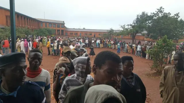 Mwandishi wetu anasema wapiga kura wamejitokeza kwa wingi vituoni