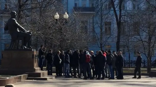 Рядом с Тверской наблюдались группы молодых мужчин в спортивных костюмах