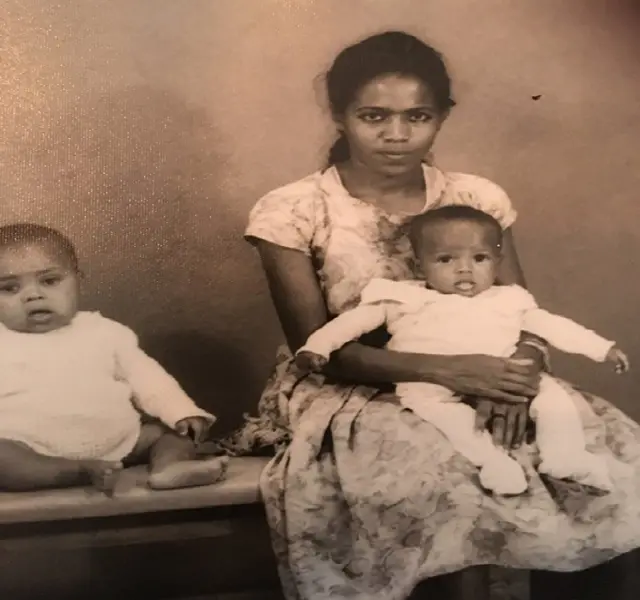 ሀሊማ ሀሰን ከልጆቿ ጋር