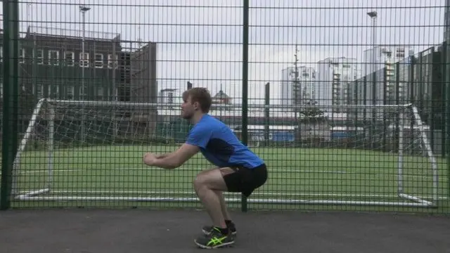 Agachamentos trabalham parte inferior do corpo