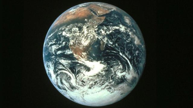 صورةخ للأرض من الفضاء الخارجي
