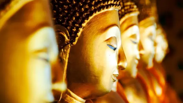 وجدت دراسة أن الناس بمختلف الثقافات يثقون أكثر بالوجوه المبتسمة