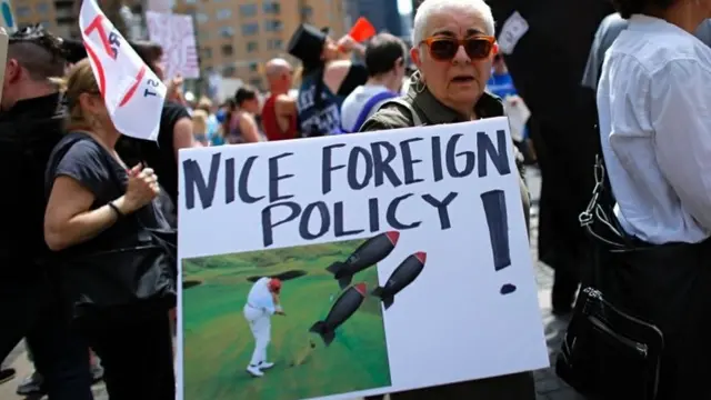 ट्रंप के विरोध में प्रदर्शन