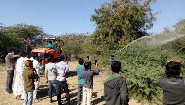 క్రిమి సంహారిణుల పిచికారీ