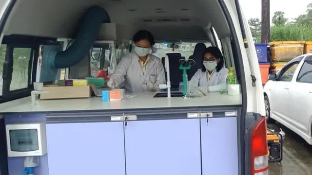သံသယရှိငါးနမူနာတွေကို FDA ကရွေ့လျားဓာတ်ခွဲယာဉ်နဲ့ စစ်ဆေး