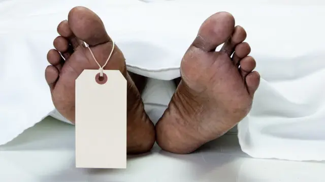 Miguu ya marehemu akiwa kwenye nyumba ya kuhifadhi maiti