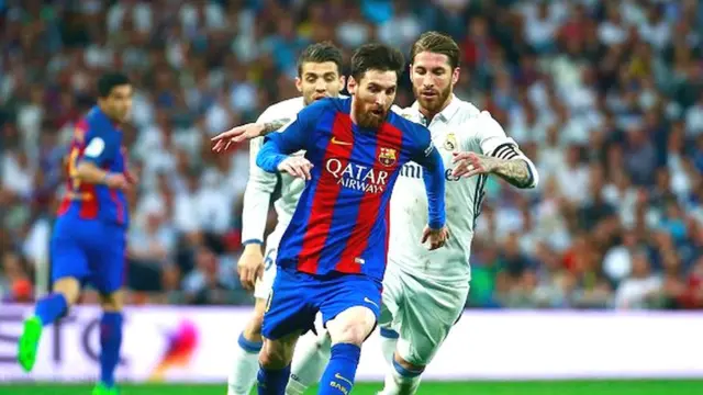 Avec ces 499e et 500e buts en match officiel, Messi devient donc le premier joueur de l'histoire du Barça à atteindre un tel jalon