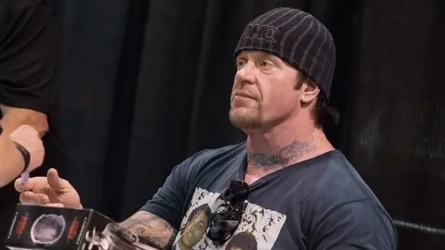 సినిమాల్లోకి త‌నే వెళ్ల‌కూడ‌ద‌ని నిర్ణ‌యించుకున్న‌ట్లు ఆయ‌న బీబీసీతో చెప్పారు.