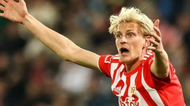 노르웨이 국가대표팀이자 독일 분데스리가의 'FC우니온 베를린'에서 활약하고 모르텐 토스비