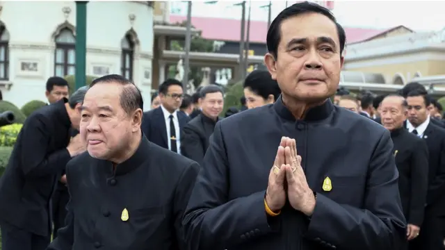 พล.อ.ประวิตร วงษ์สุวรรณ และ พล.อ.ประยุทธ์ จันทร์โอชา