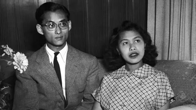 بهومیبول آدولیادی و ملکه سیریکیت