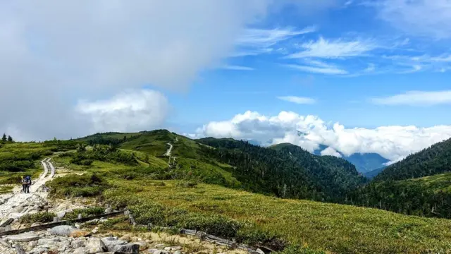 Трудность пути искупается пейзажами, от которых захватывает дух