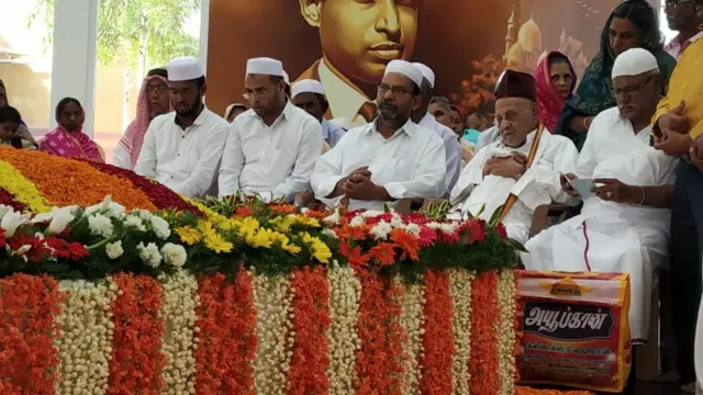 கல்லறைக்கு முன் செபம்