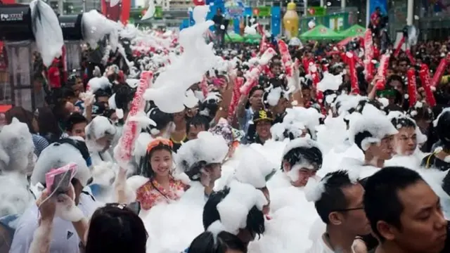 songkran, pelecehan seksual