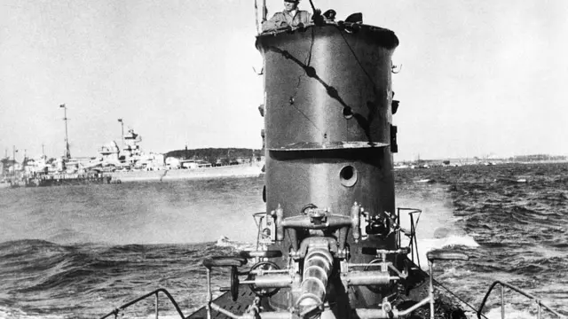 நேதாஜிக்காக ஹிட்லர் ஏற்பாடு செய்த u 180 என்ற நீர்முழ்கிக் கப்பல்