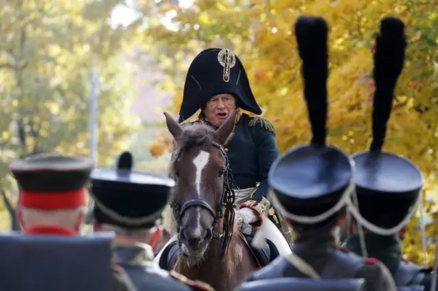اولگ سوکولوف در لباس ناپلئون بناپارت