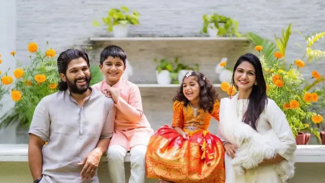 భార్యా పిల్లలతో