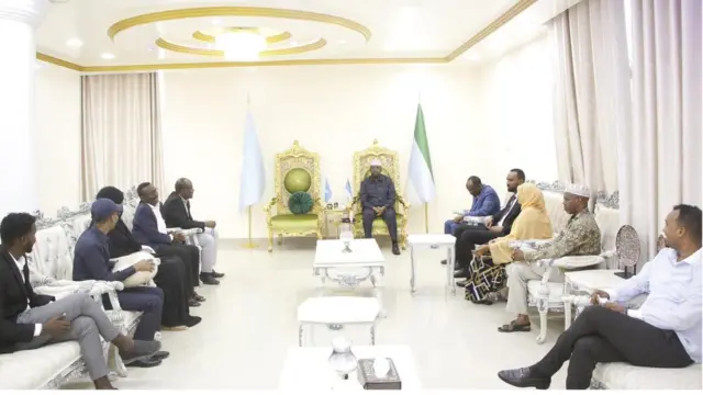 Axmed Madoobe iyo guddiga Muuse Geelle