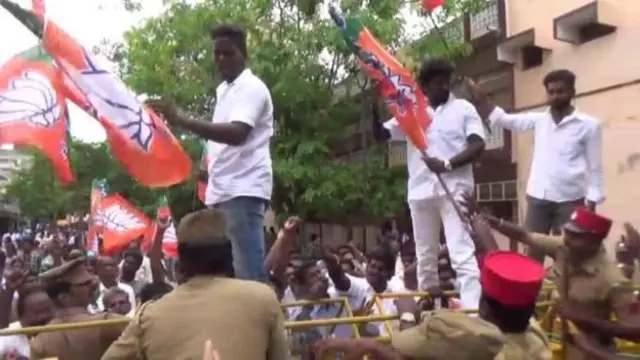 போராட்டம்