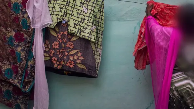 ਕਾਮਿਆਂ ਨੂੰ ਪਾਣੀ ਪੀਣ ਅਤੇ ਬਾਥਰੂਮ ਜਾਣ ਲਈ ਵੀ ਬ੍ਰੇਕ ਨਹੀਂ ਮਿਲਦੀ